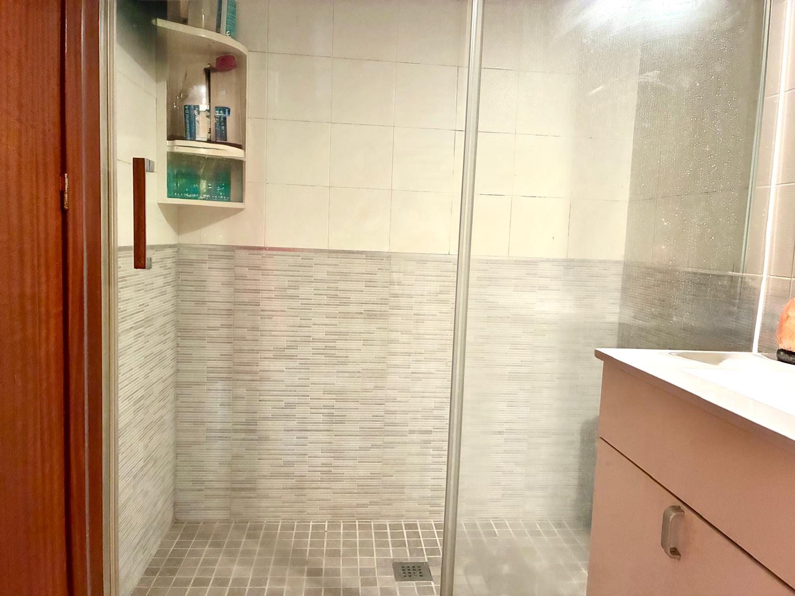 Imagen 13 Piso en venta en Pineda De Mar / Segunta línea de mar