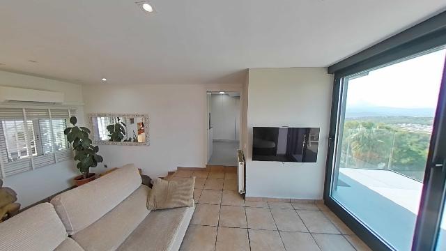 Imagen 7 Inmueble 305941 - Casa Adosada en venta en Blanes / Prestigiosa urbanización de Santa Cristina.