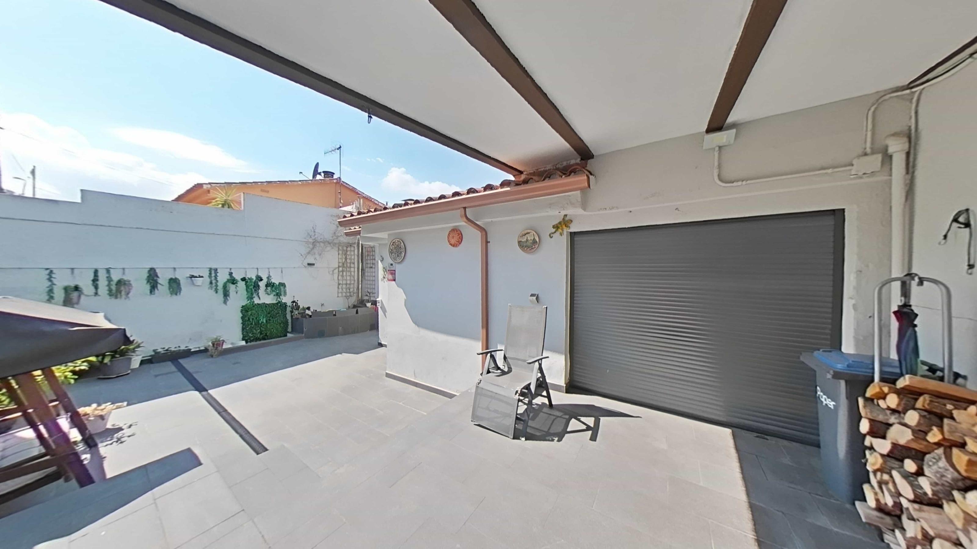 Imagen 3 Casa Adosada en venta en Blanes / Prestigiosa urbanización de Santa Cristina.