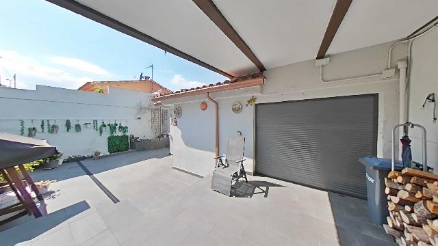 Imagen 3 Inmueble 305941 - Casa Adosada en venta en Blanes / Prestigiosa urbanización de Santa Cristina.