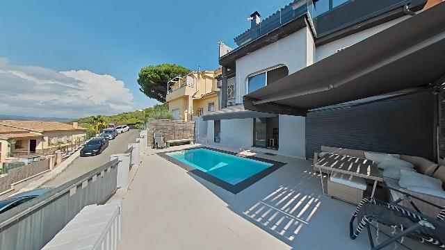Imagen 33 Inmueble 305941 - Casa Adosada en venta en Blanes / Prestigiosa urbanización de Santa Cristina.