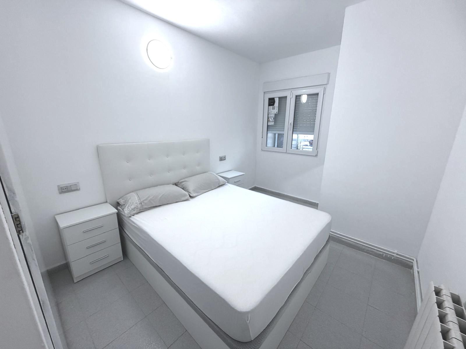 Imagen 2 Piso en venta en Blanes / Calle amplia y soleada, a 5 min de la estación de bus.