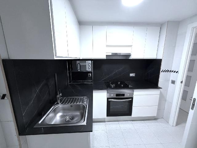 Imagen 11 Inmueble 306051 - Piso en venta en Blanes / Calle amplia y soleada, a 5 min de la estación de bus.
