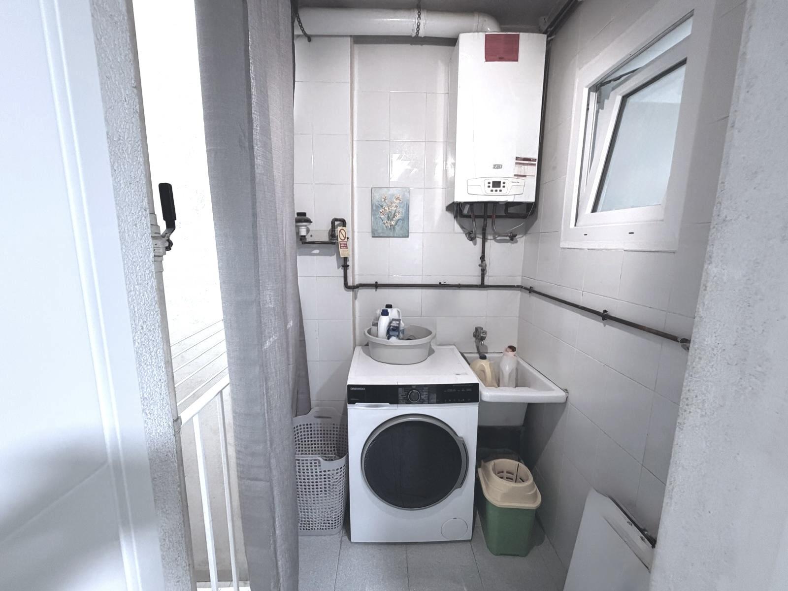 Imagen 18 Piso en venta en Blanes / Calle amplia y soleada, a 5 min de la estación de bus.