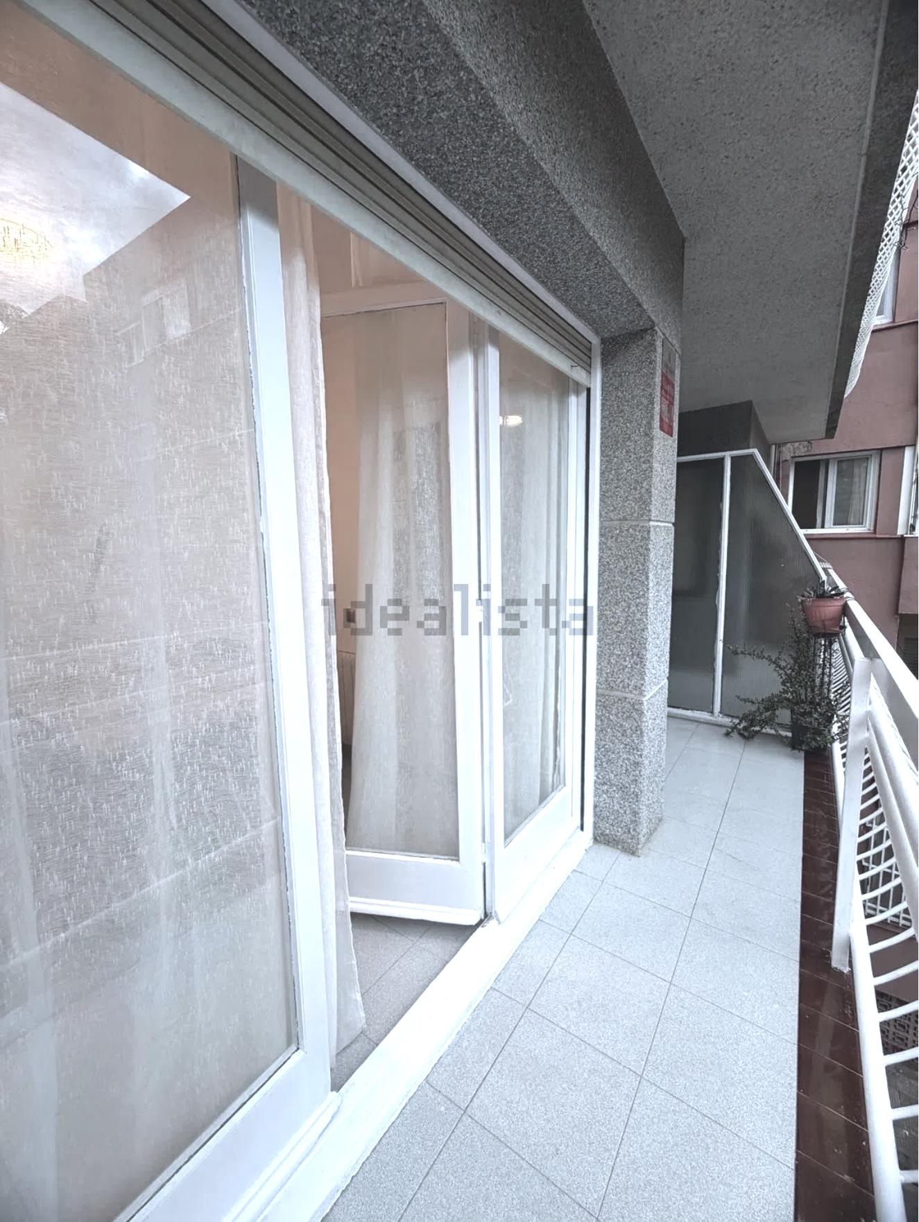 Imagen 17 Piso en venta en Blanes / Calle amplia y soleada, a 5 min de la estación de bus.