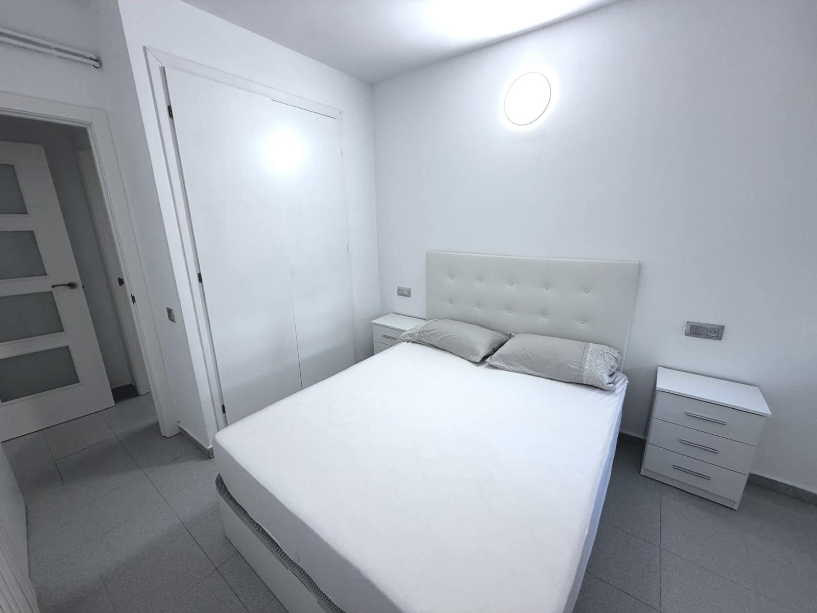 Imagen 3 Piso en venta en Blanes / Calle amplia y soleada, a 5 min de la estación de bus.