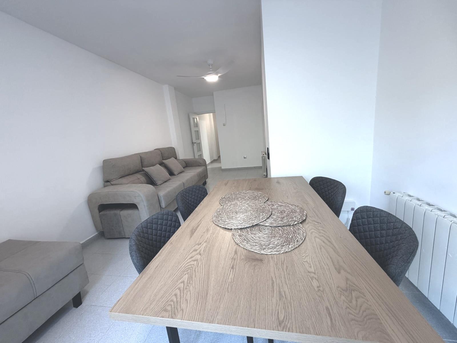 Imagen 8 Piso en venta en Blanes / Calle amplia y soleada, a 5 min de la estación de bus.
