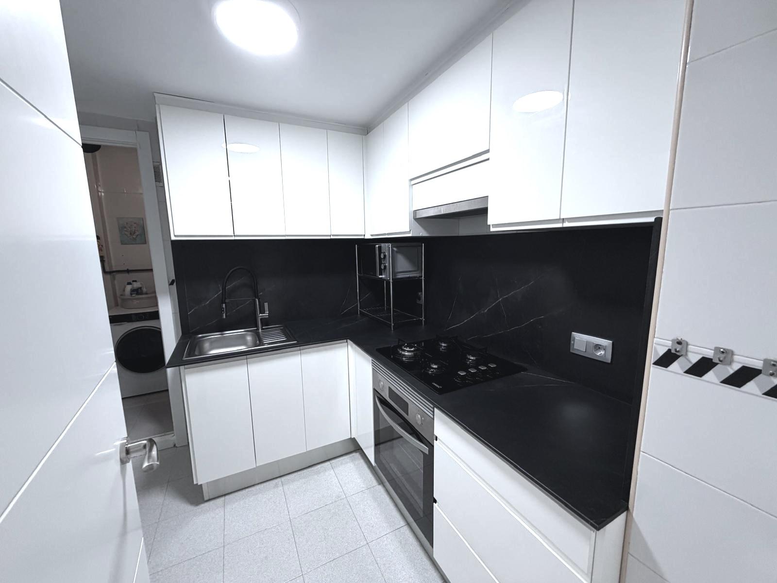 Imagen 9 Piso en venta en Blanes / Calle amplia y soleada, a 5 min de la estación de bus.
