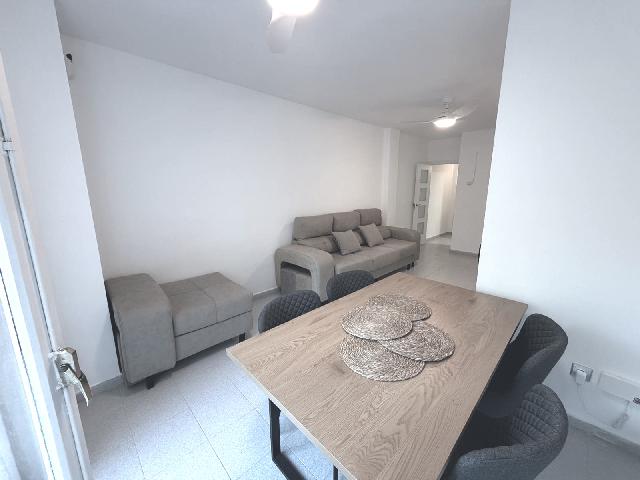 Imagen 7 Inmueble 306051 - Piso en venta en Blanes / Calle amplia y soleada, a 5 min de la estación de bus.
