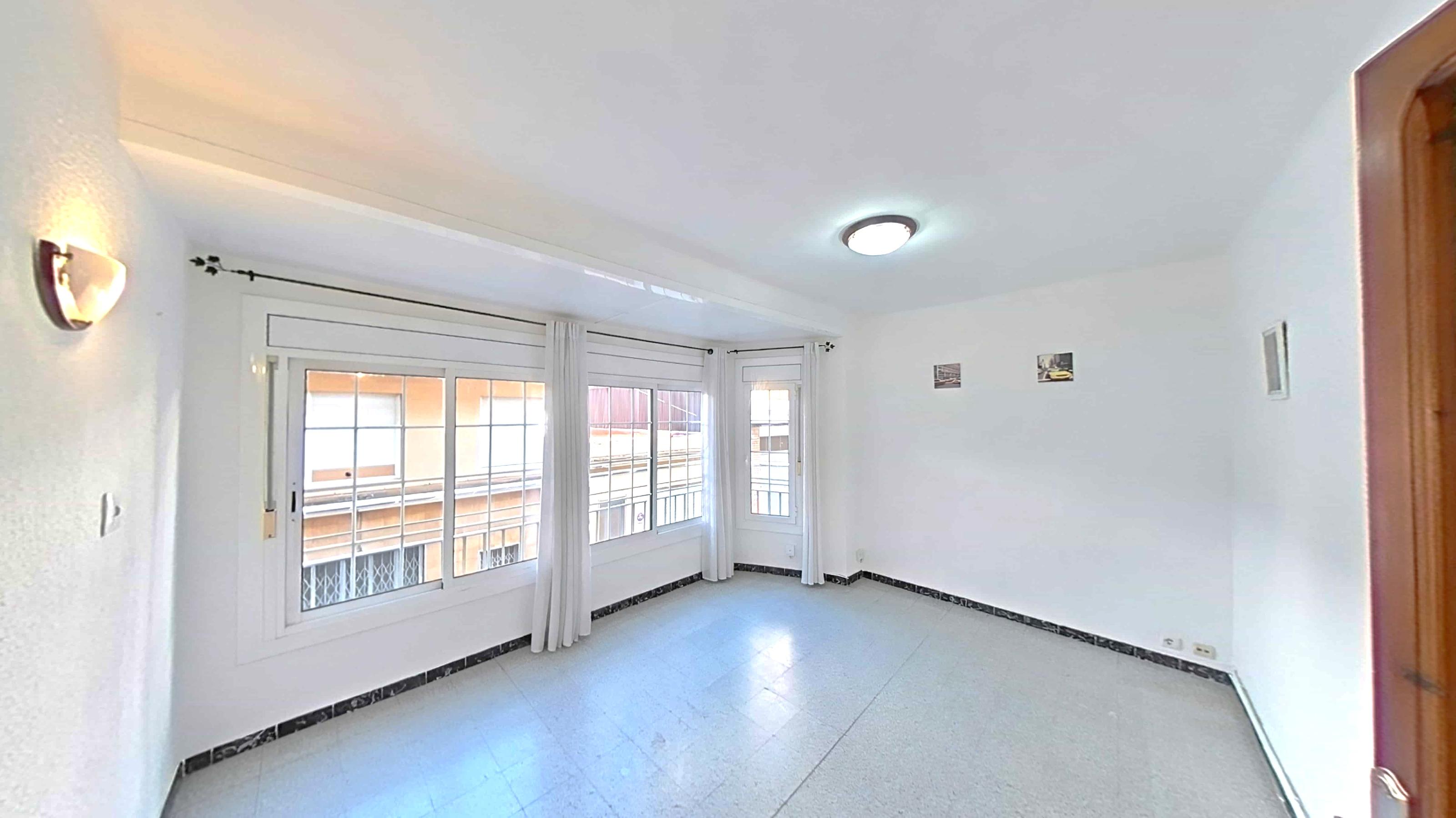 Imagen 4 Piso en venta en Calella / En el centro de Calella