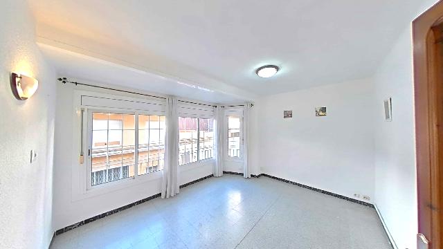 Imagen 4 Inmueble 306422 - Piso en venta en Calella / En el centro de Calella