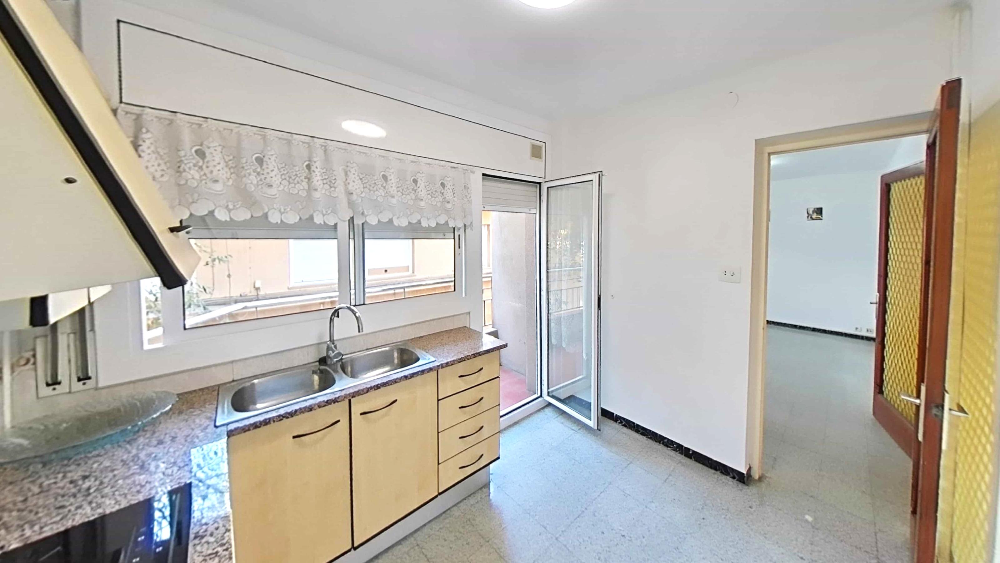 Imagen 11 Piso en venta en Calella / En el centro de Calella