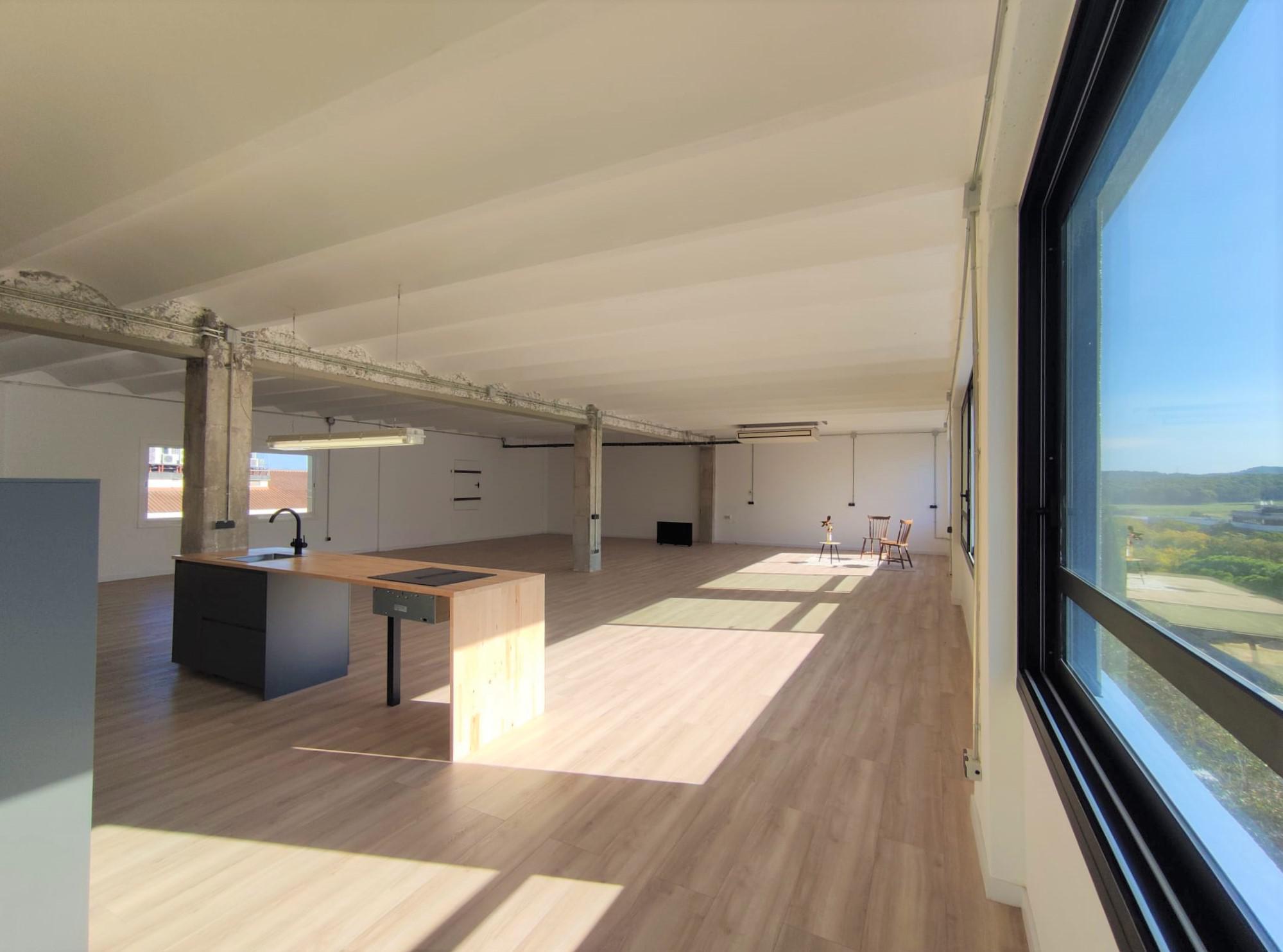 Imagen 1 Oficina Comercial en venta en Sant Cugat Del Vallès / Sobre Av Cerdanyola 