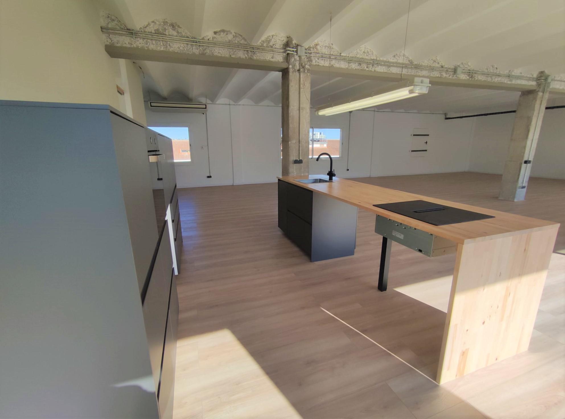 Imagen 4 Oficina Comercial en venta en Sant Cugat Del Vallès / Sobre Av Cerdanyola 