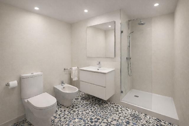 Imagen 10 Inmueble 301101 - Local Comercial en venta en Barcelona / Sobre la Av republica Argentina, cercano a metro /ferro