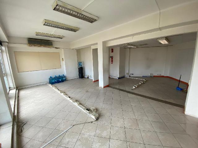 Imagen 16 Inmueble 301101 - Local Comercial en venta en Barcelona / Sobre la Av republica Argentina, cercano a metro /ferro