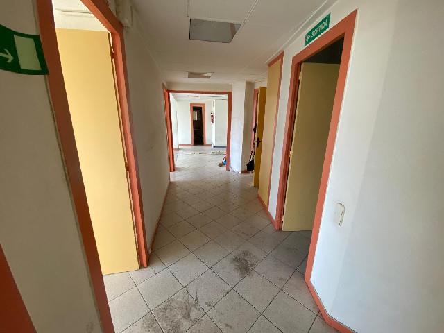 Imagen 23 Inmueble 301101 - Local Comercial en venta en Barcelona / Sobre la Av republica Argentina, cercano a metro /ferro