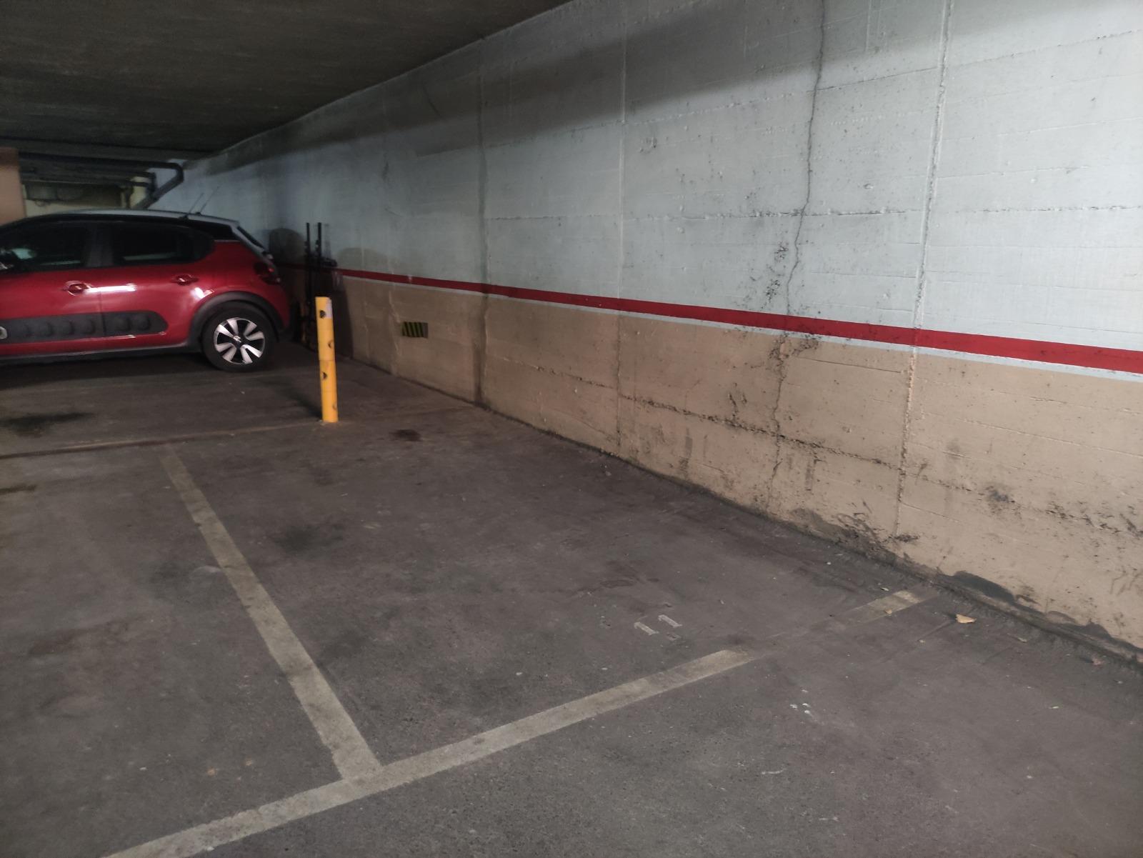 Imagen 1 Parking Coche en venta en Sant Cugat Del Vallès / Sobre la calle Monestir