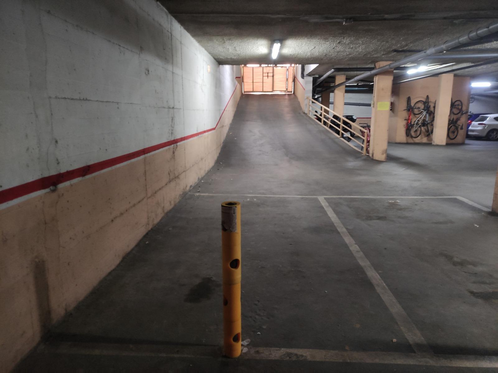 Imagen 5 Parking Coche en venta en Sant Cugat Del Vallès / Sobre la calle Monestir