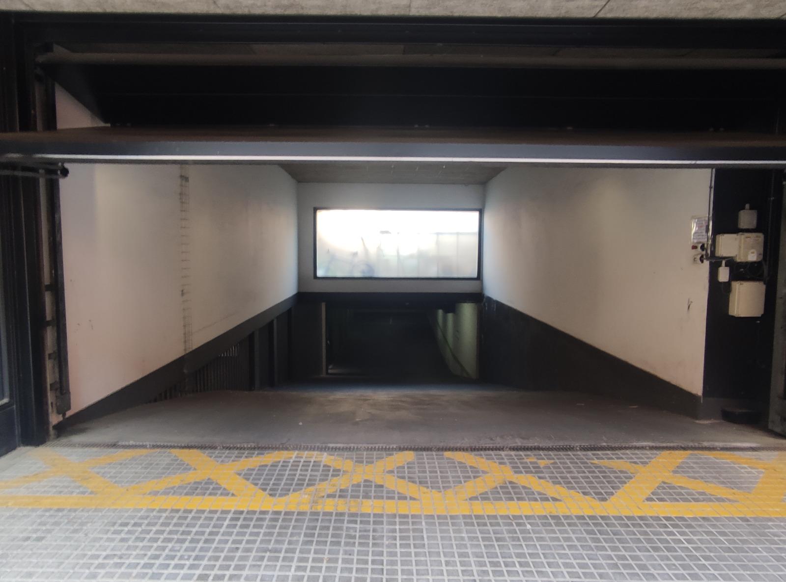 Imagen 4 Parking Coche en venta en Sant Cugat Del Vallès / Sobre Calle Monestir 