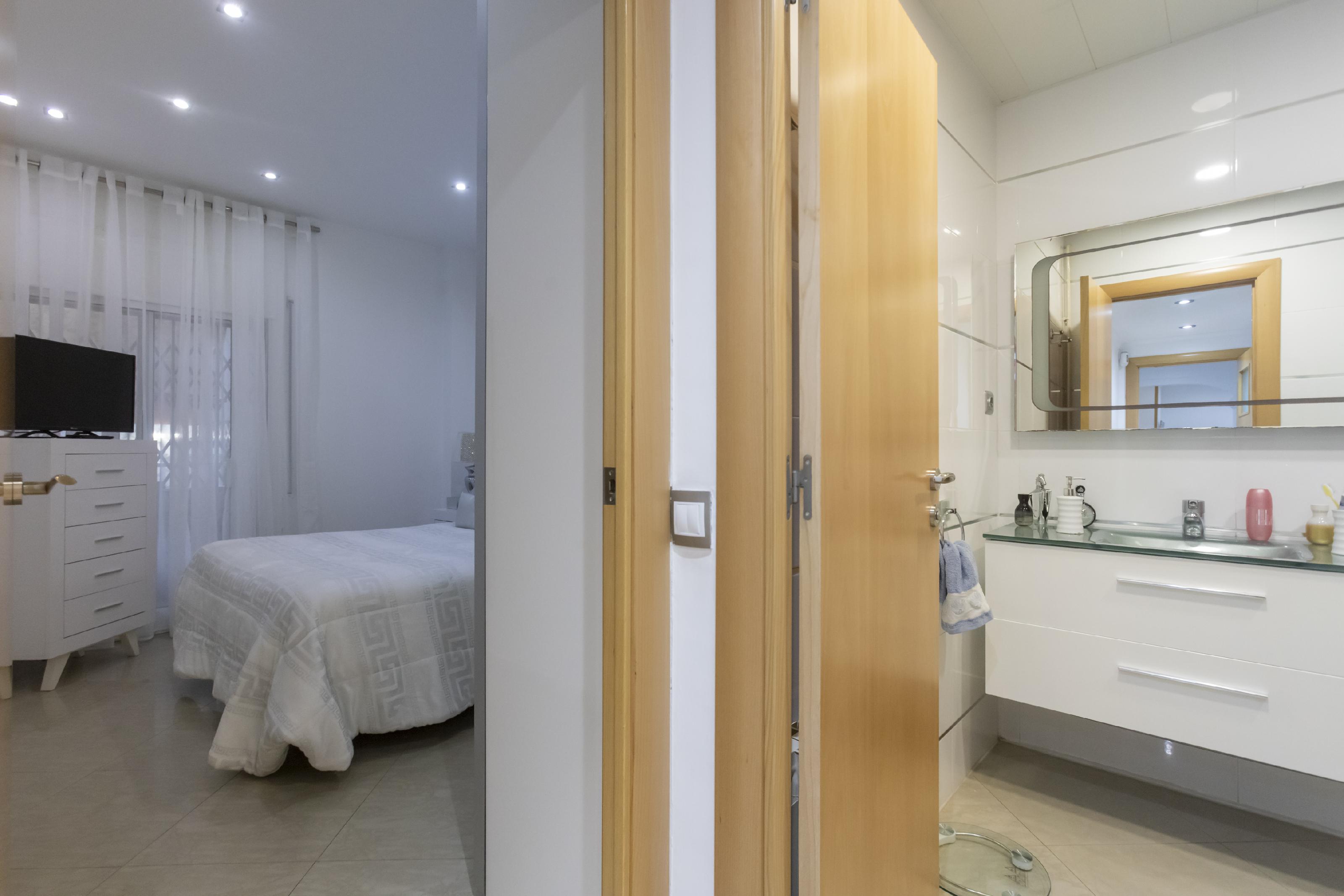 Imagen 25 Planta Baja en venta en Santa Coloma De Gramenet / Montigala, Barrio Puigfred