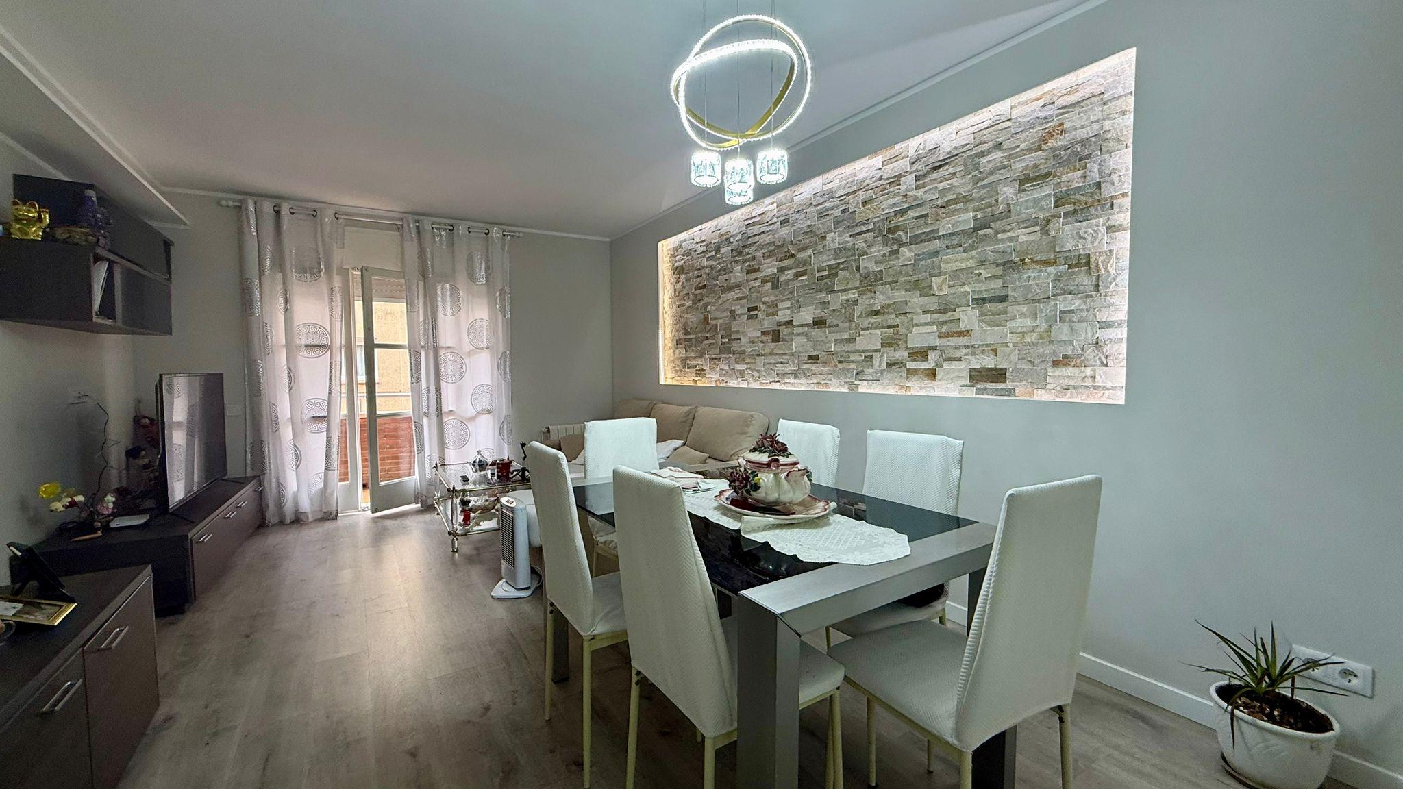 Imagen 2 Piso en venta en Malgrat De Mar / Piso con terraza en el Centro de Malgrat de Mar