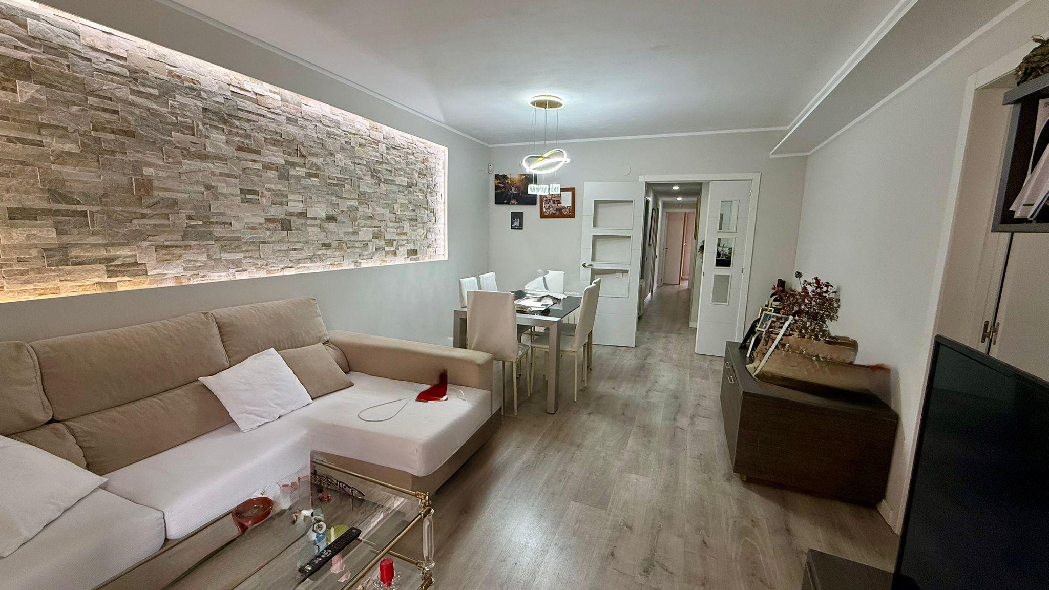 Imagen 3 Piso en venta en Malgrat De Mar / Piso con terraza en el Centro de Malgrat de Mar