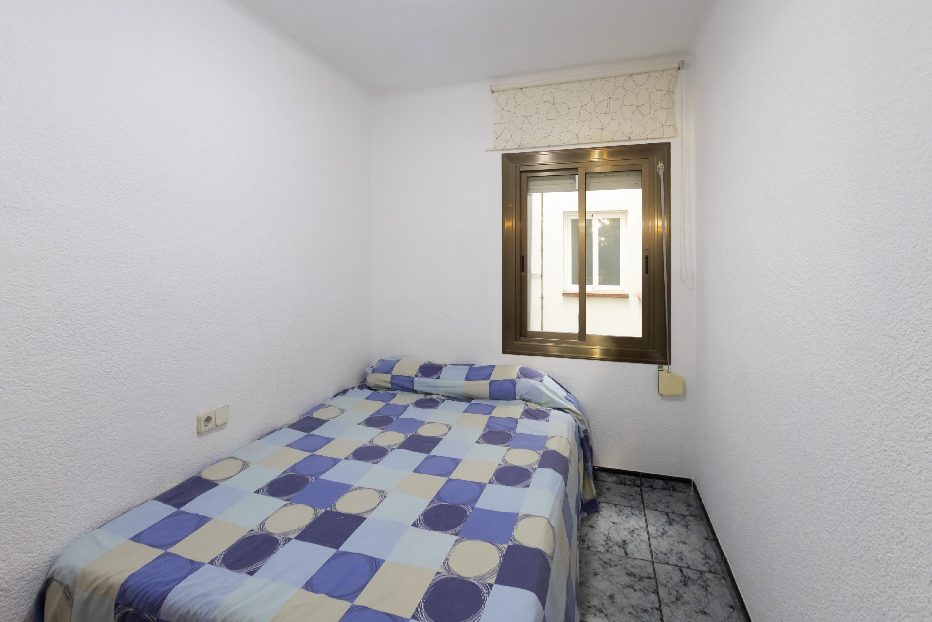 Imagen 15 Apartamento en venta en Santa Coloma De Gramenet / Junto a comercios y transporte público,...