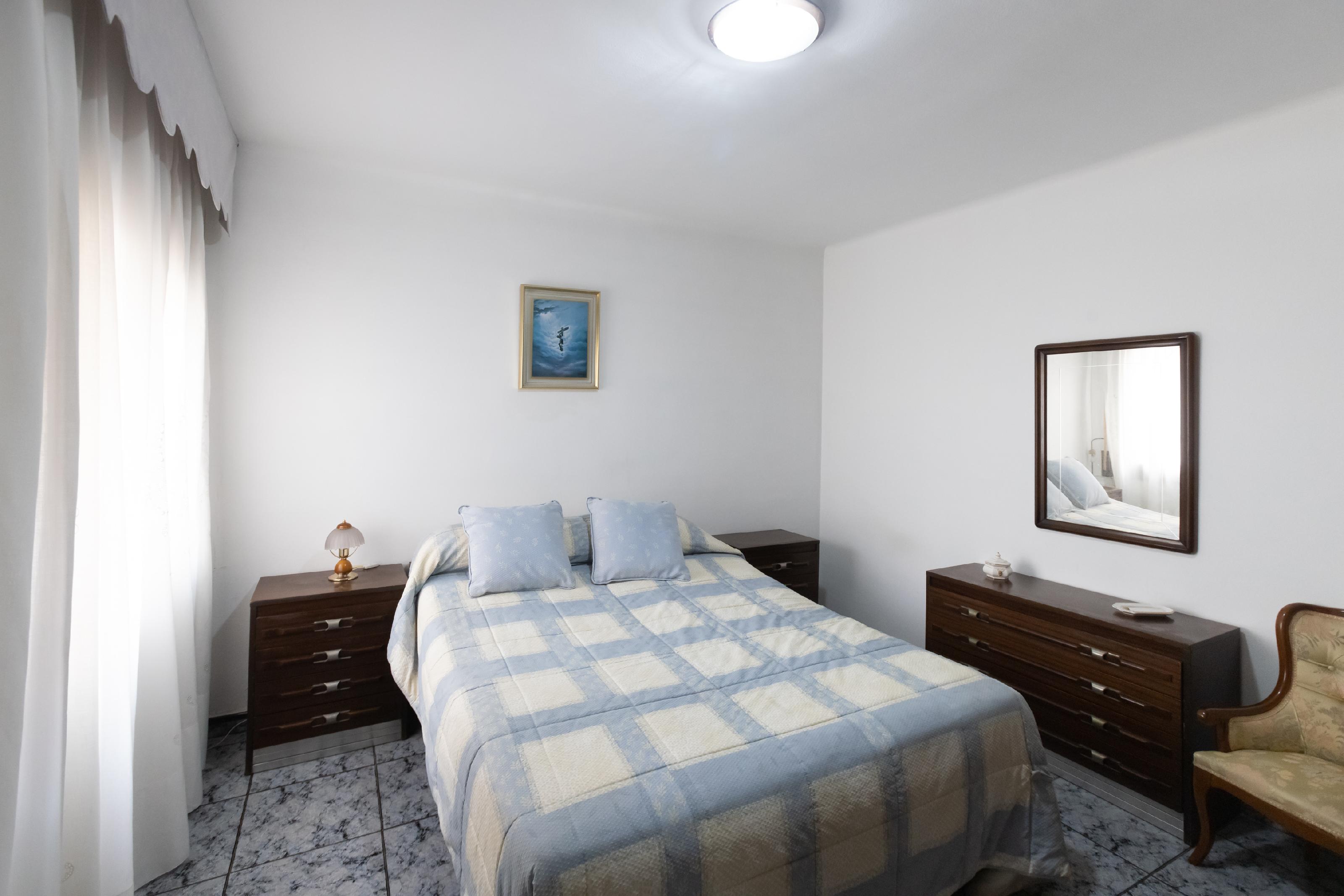 Imagen 21 Apartamento en venta en Santa Coloma De Gramenet / Junto a comercios y transporte público,...