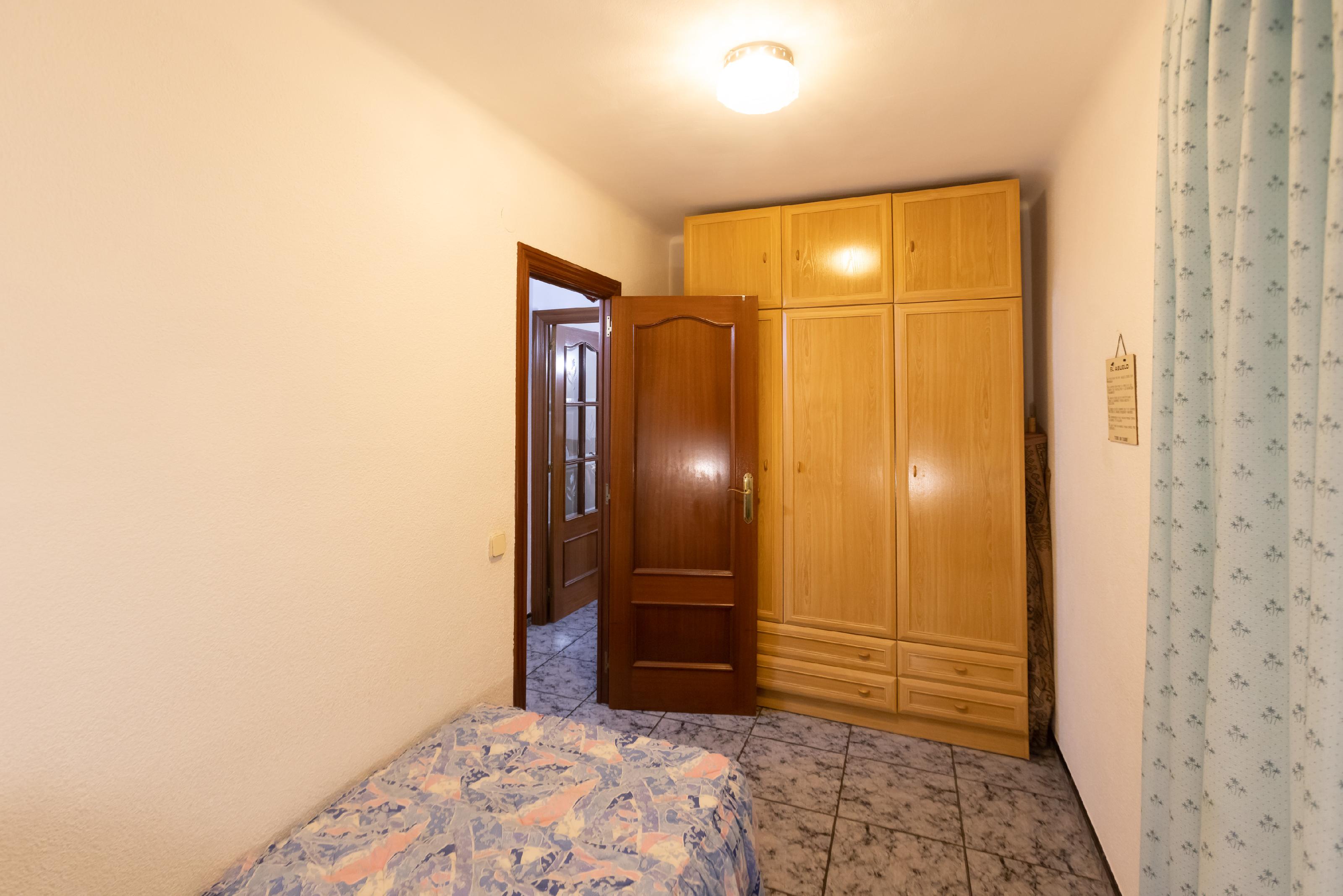 Imagen 20 Apartamento en venta en Santa Coloma De Gramenet / Junto a comercios y transporte público,...