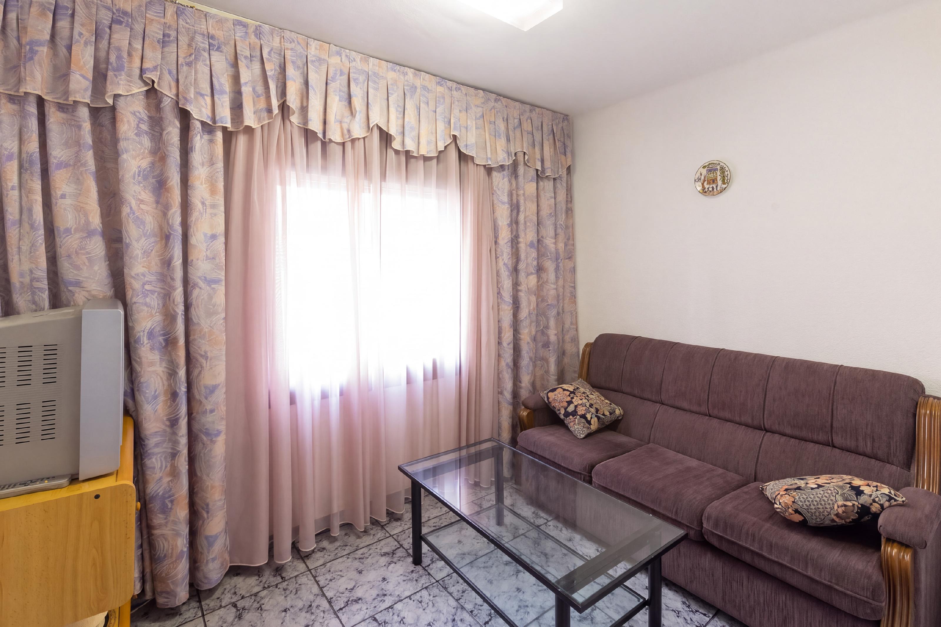 Imagen 13 Apartamento en venta en Santa Coloma De Gramenet / Junto a comercios y transporte público,...