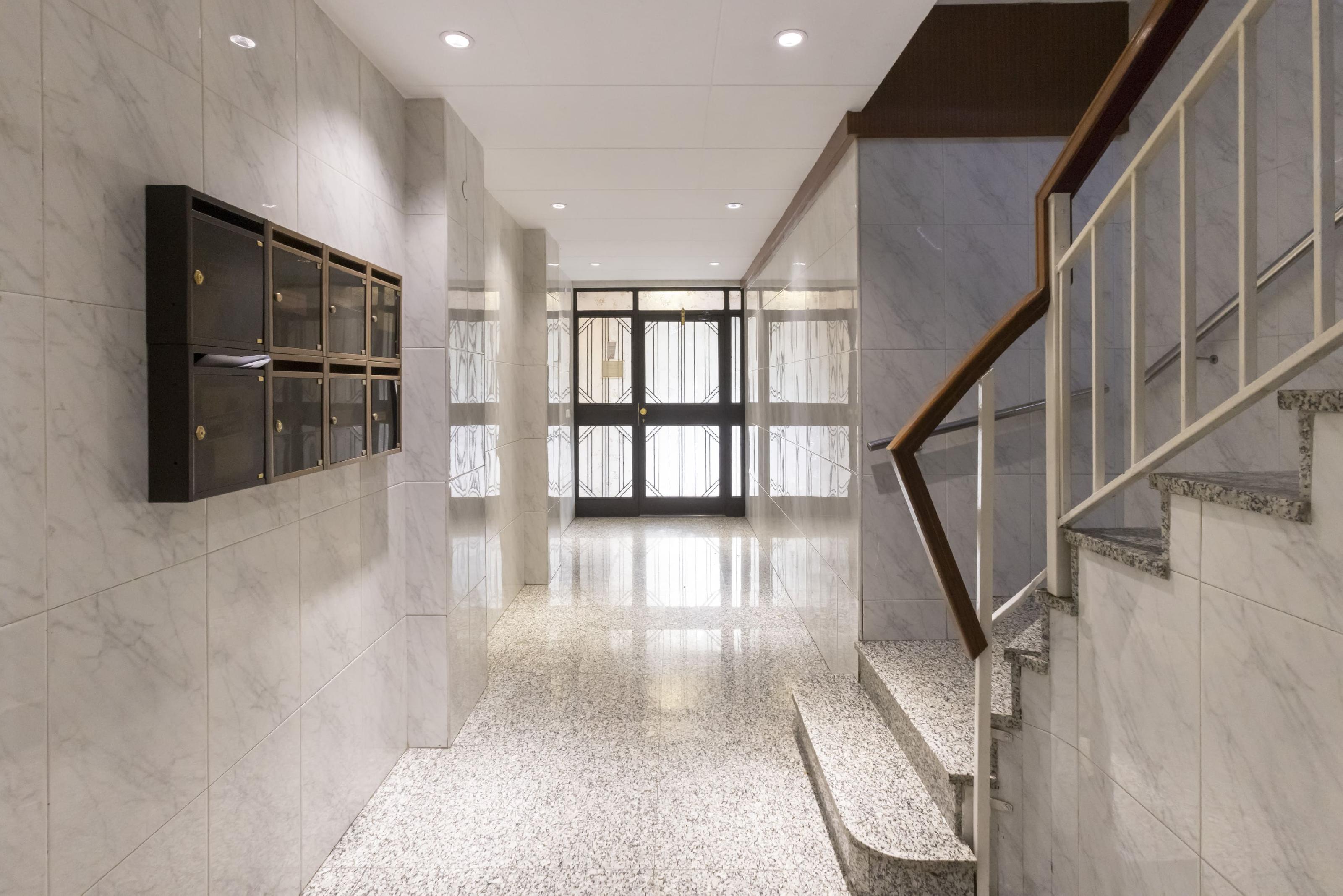 Imagen 21 Ático en venta en Barcelona / Ático, Via Júlia con vistas y ascensor.
