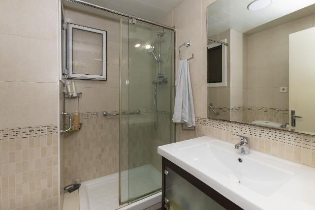 Imagen 19 Inmueble 306155 - Ático en venta en Barcelona / Ático, Via Júlia con vistas y ascensor.