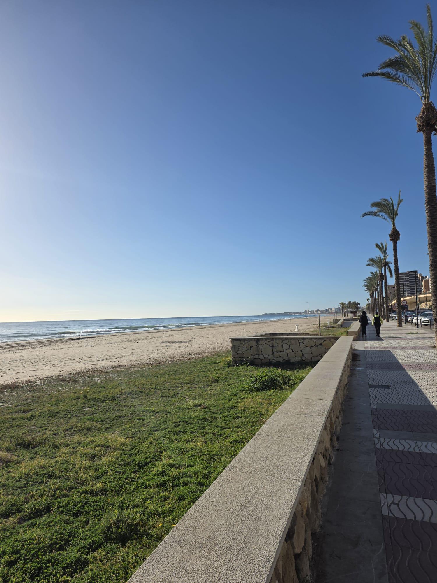 Imagen 19 Local Comercial en venta en Campello El / Primera linea de playa