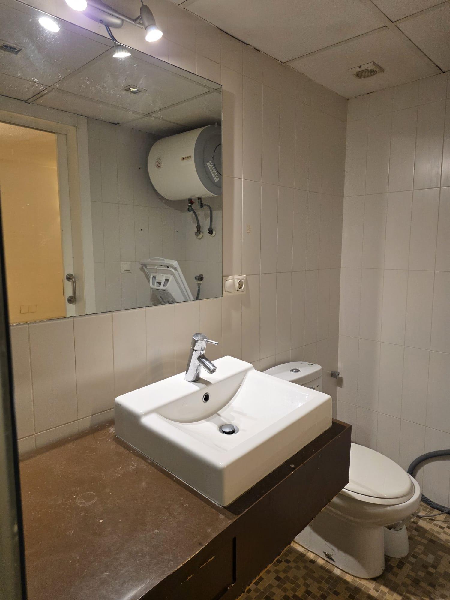 Imagen 11 Oficina Comercial en venta en Alicante/alacant / En el centro de la ciudad cerca de todas ...