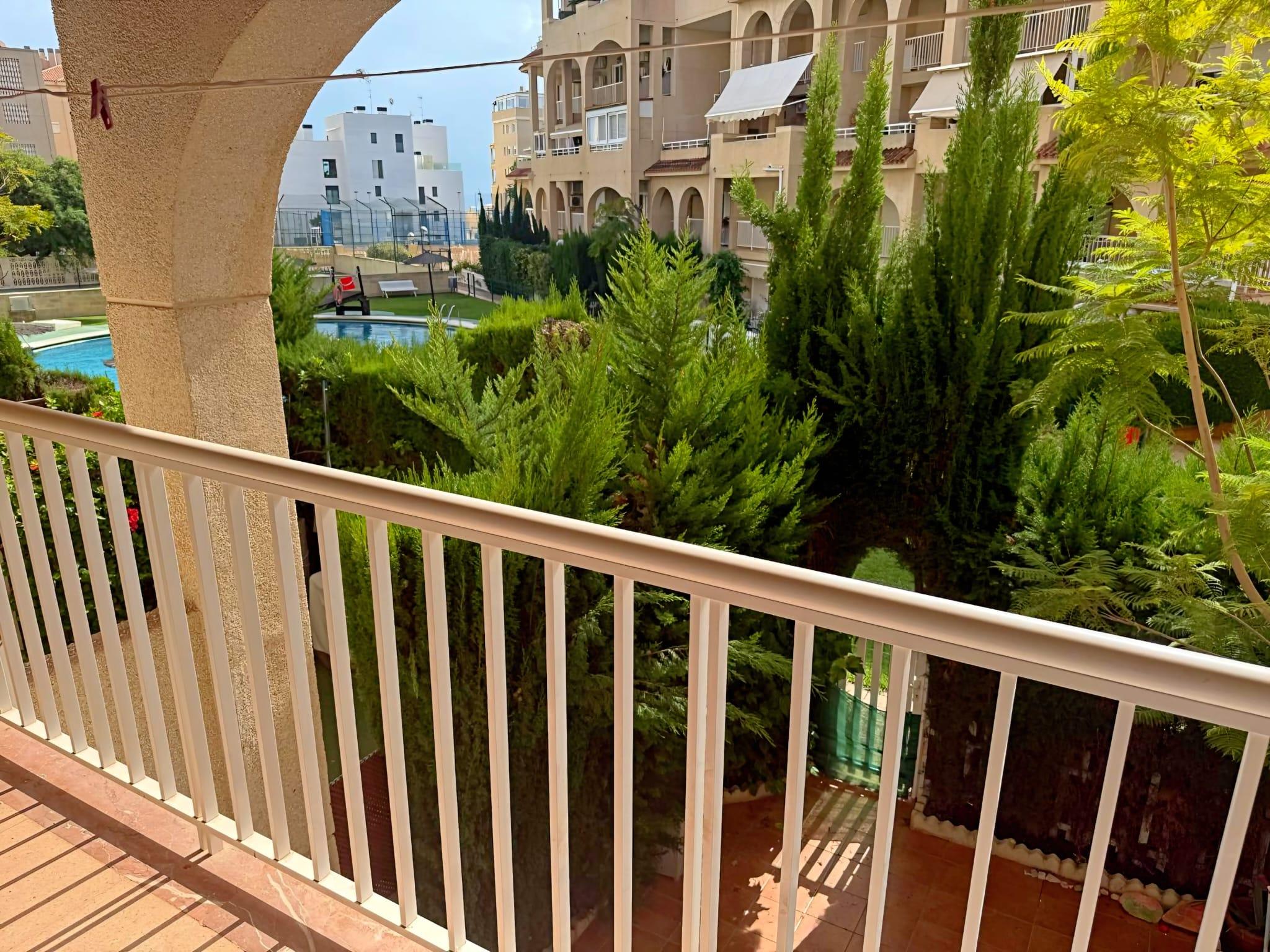 Imagen 8 Casa Adosada en venta en Campello El / Duplex  Playa Muchavista 