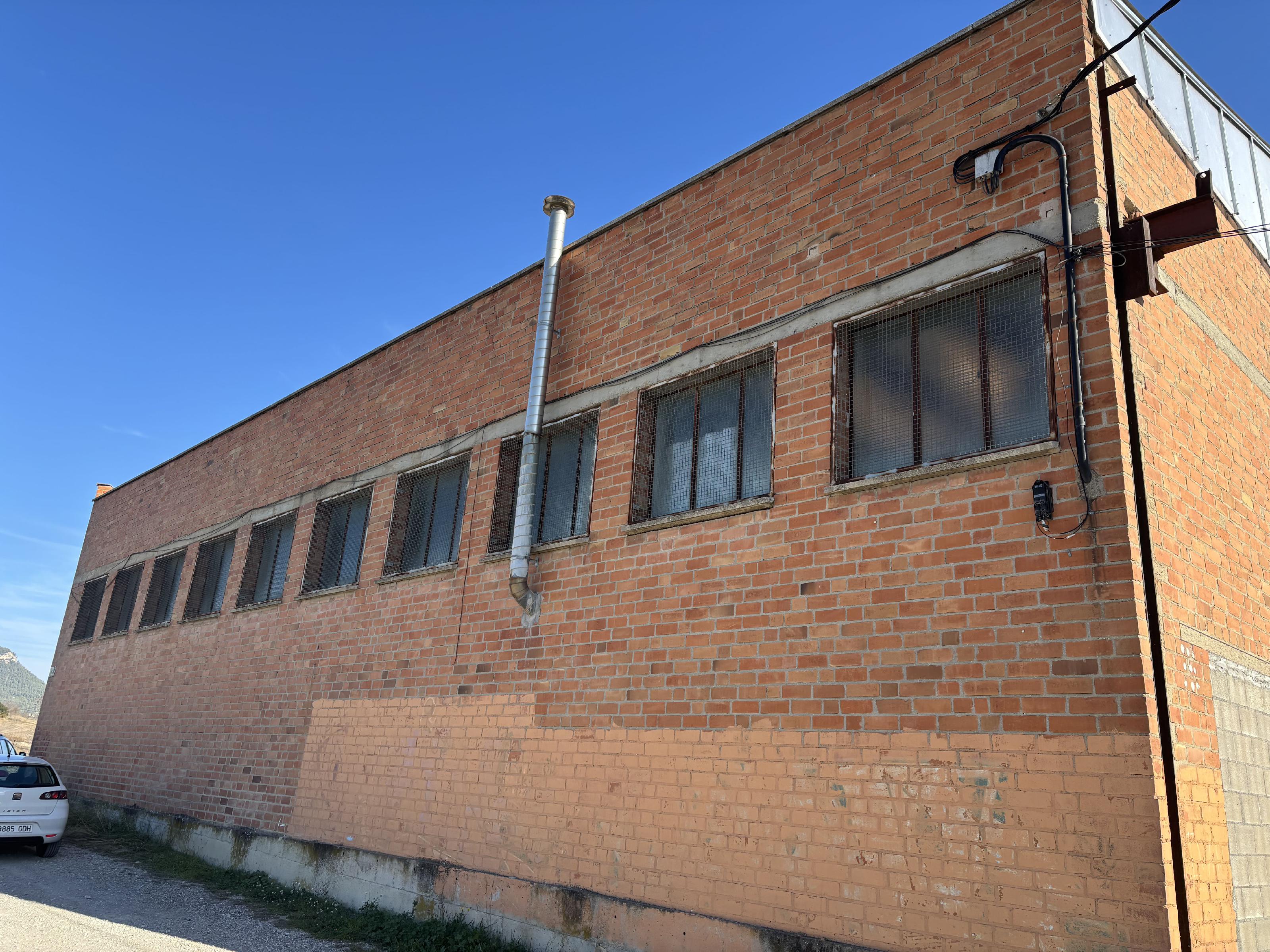 Imagen 1 Local Industrial en venta en Òdena / Al lado de la ciudad