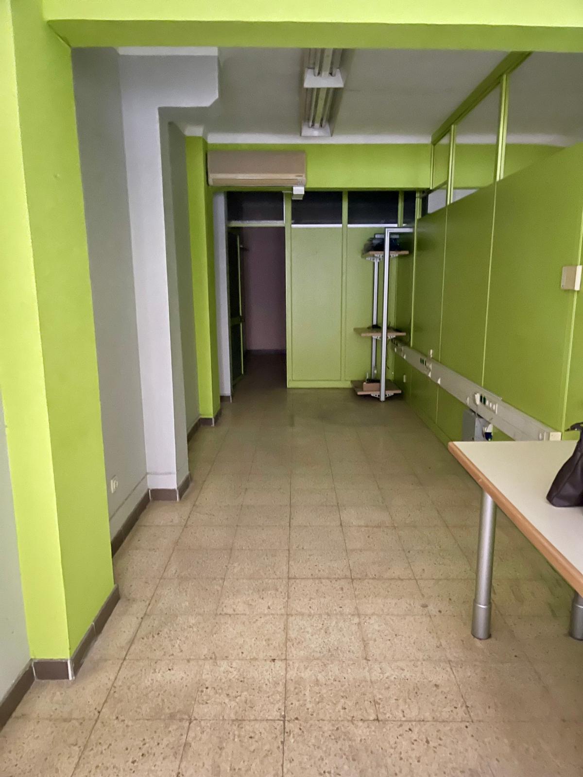 Imagen 4 Local Comercial en venta en Igualada / A peu del carrer