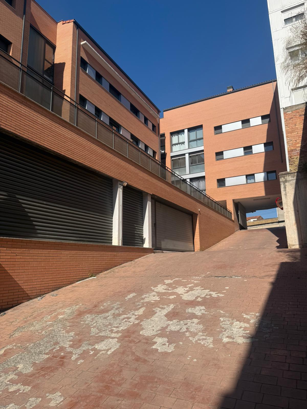 Imagen 14 Parking Coche en venta en Igualada / En zona muy céntrica