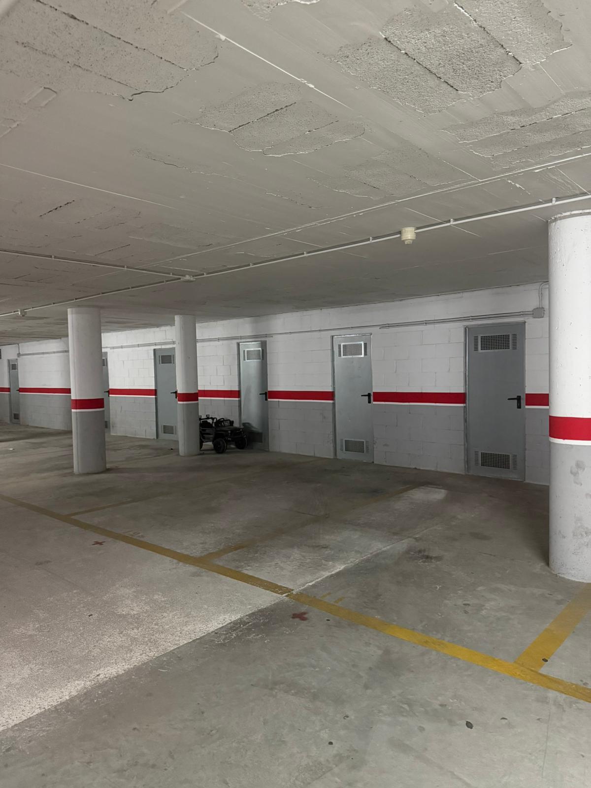 Imagen 3 Parking Coche en venta en Igualada / En zona muy céntrica