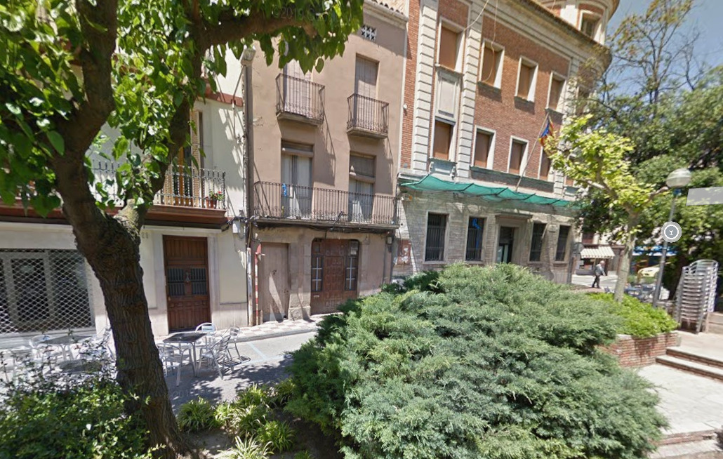 Imagen 1 Casa en venta en Cervera / Ubicada en la Avenida de Cataluña