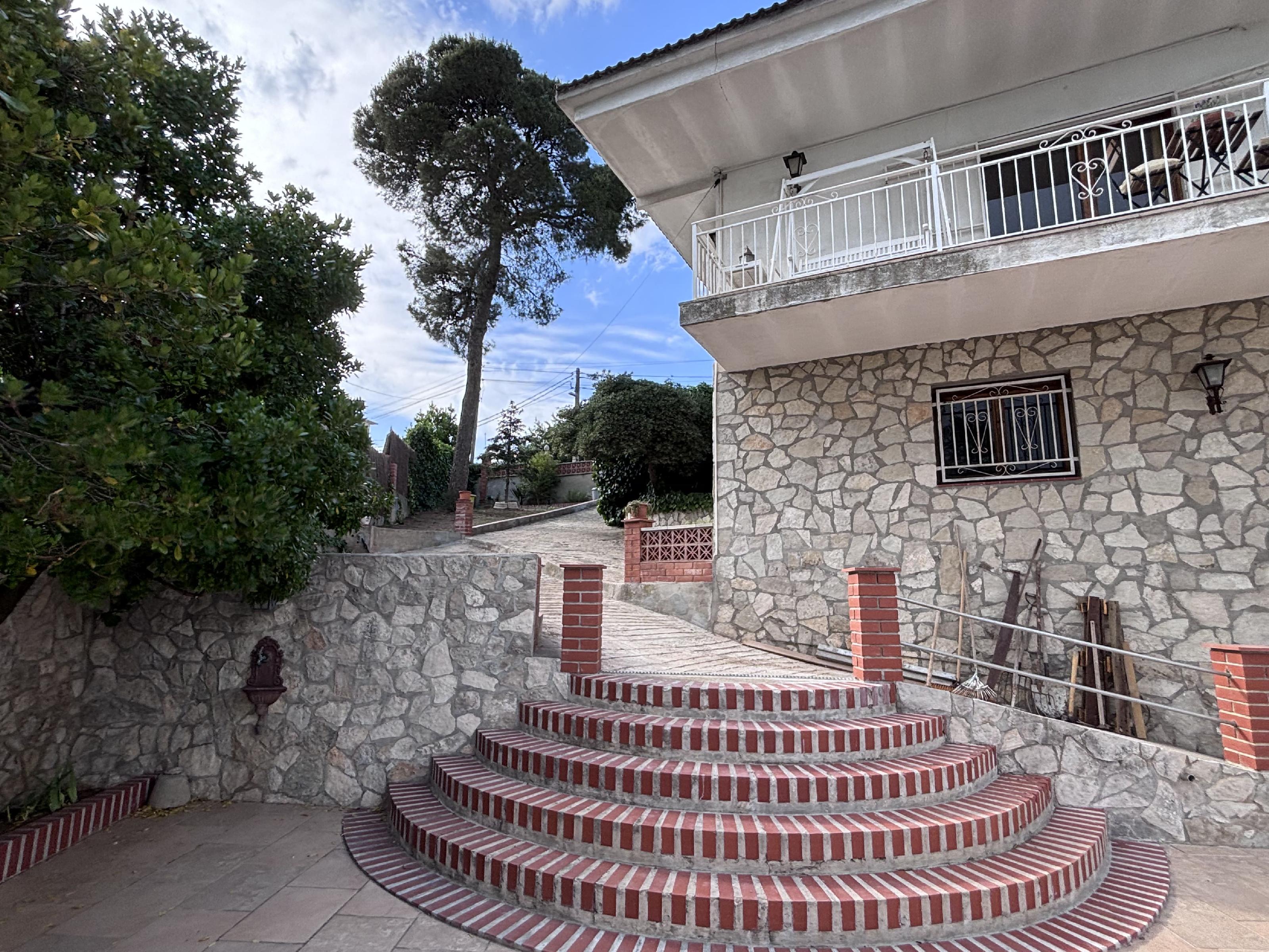 Imagen 4 Casa en venta en Mediona / Cerca del centro de la urbanización