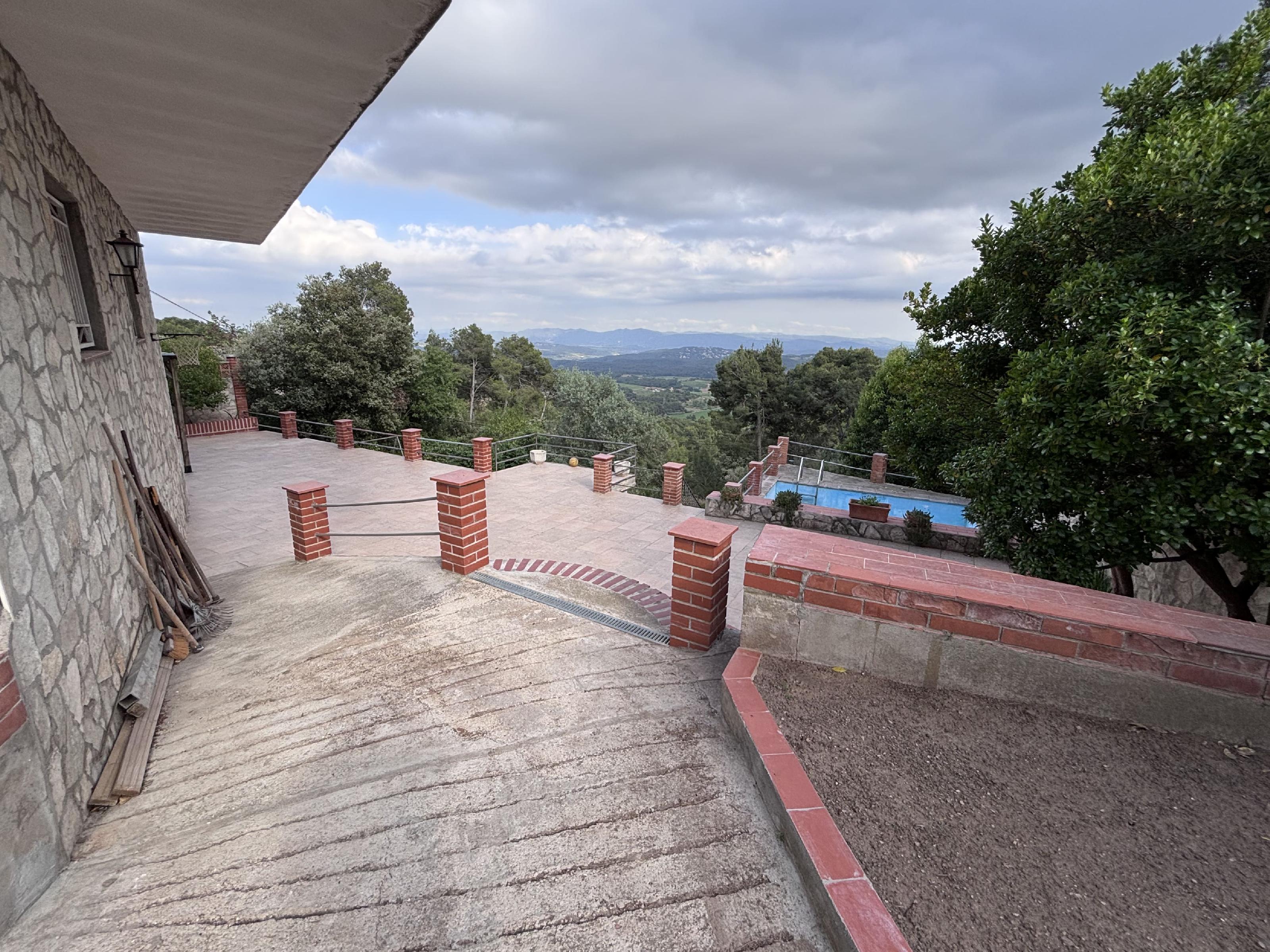 Imagen 10 Casa en venta en Mediona / Cerca del centro de la urbanización