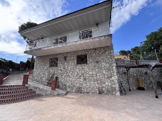 Imagen 1 Inmueble 303609 - Casa en venta en Mediona / Cerca del centro de la urbanización