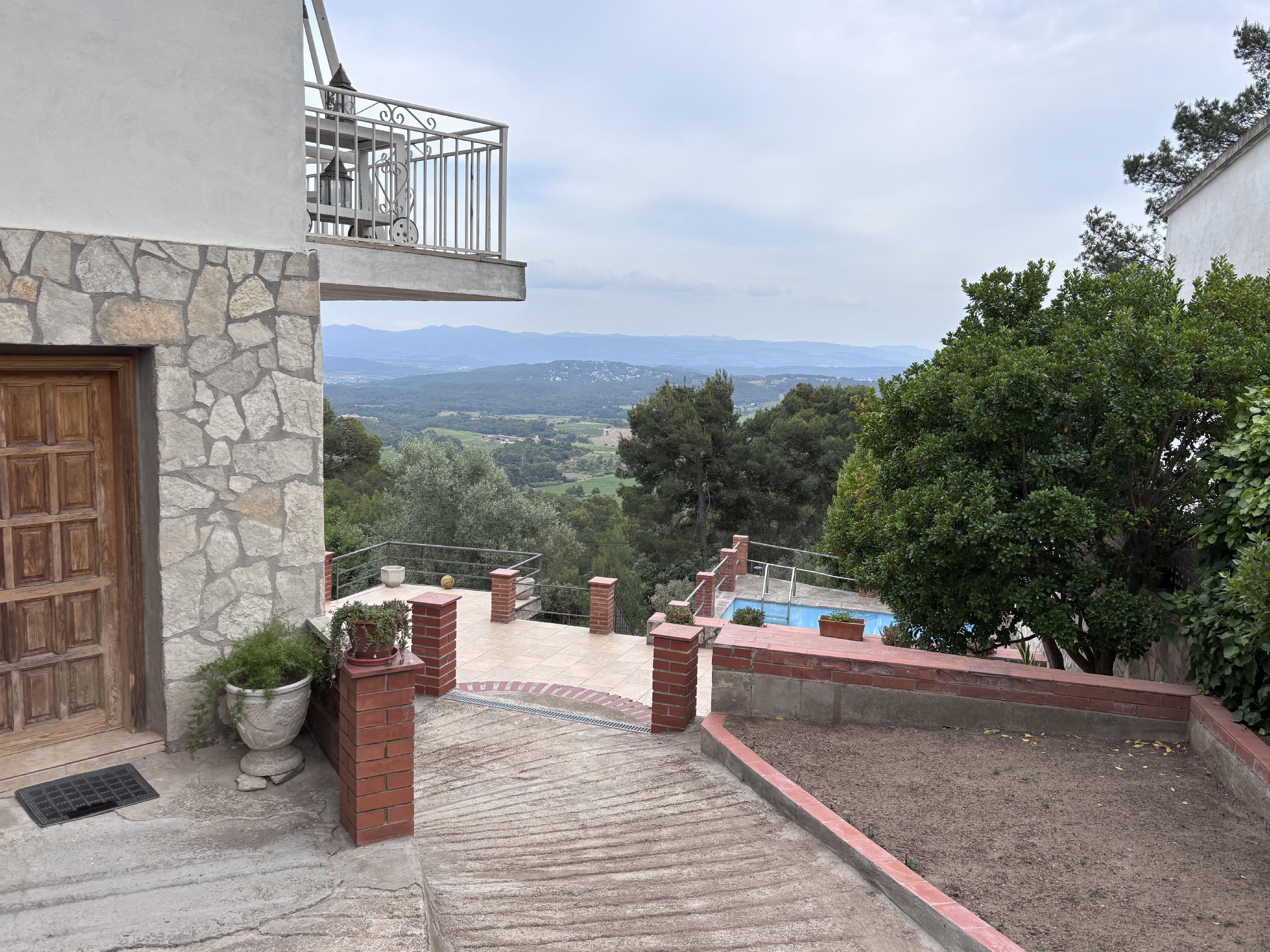 Imagen 5 Casa en venta en Mediona / Cerca del centro de la urbanización