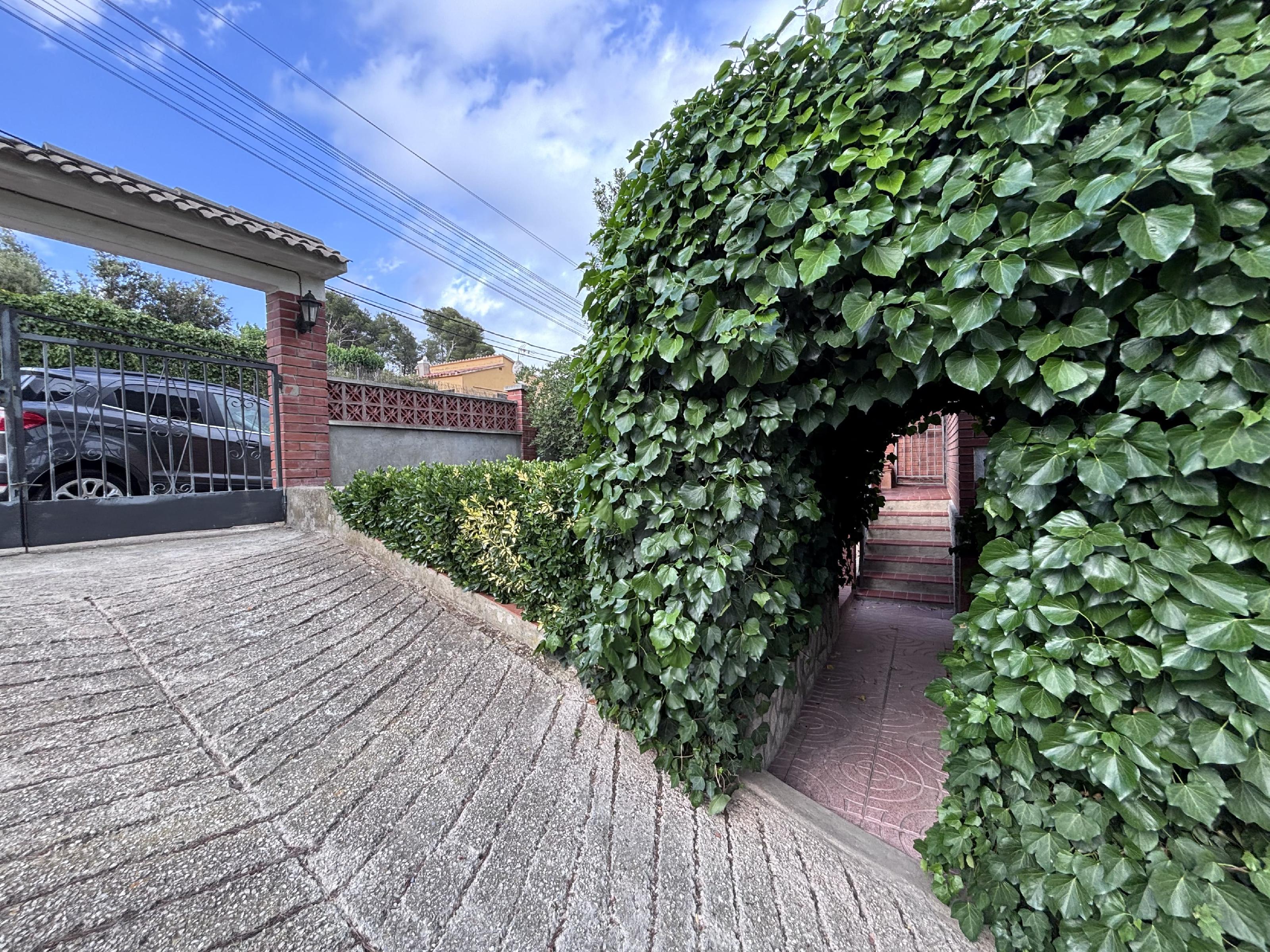 Imagen 3 Casa en venta en Mediona / Cerca del centro de la urbanización