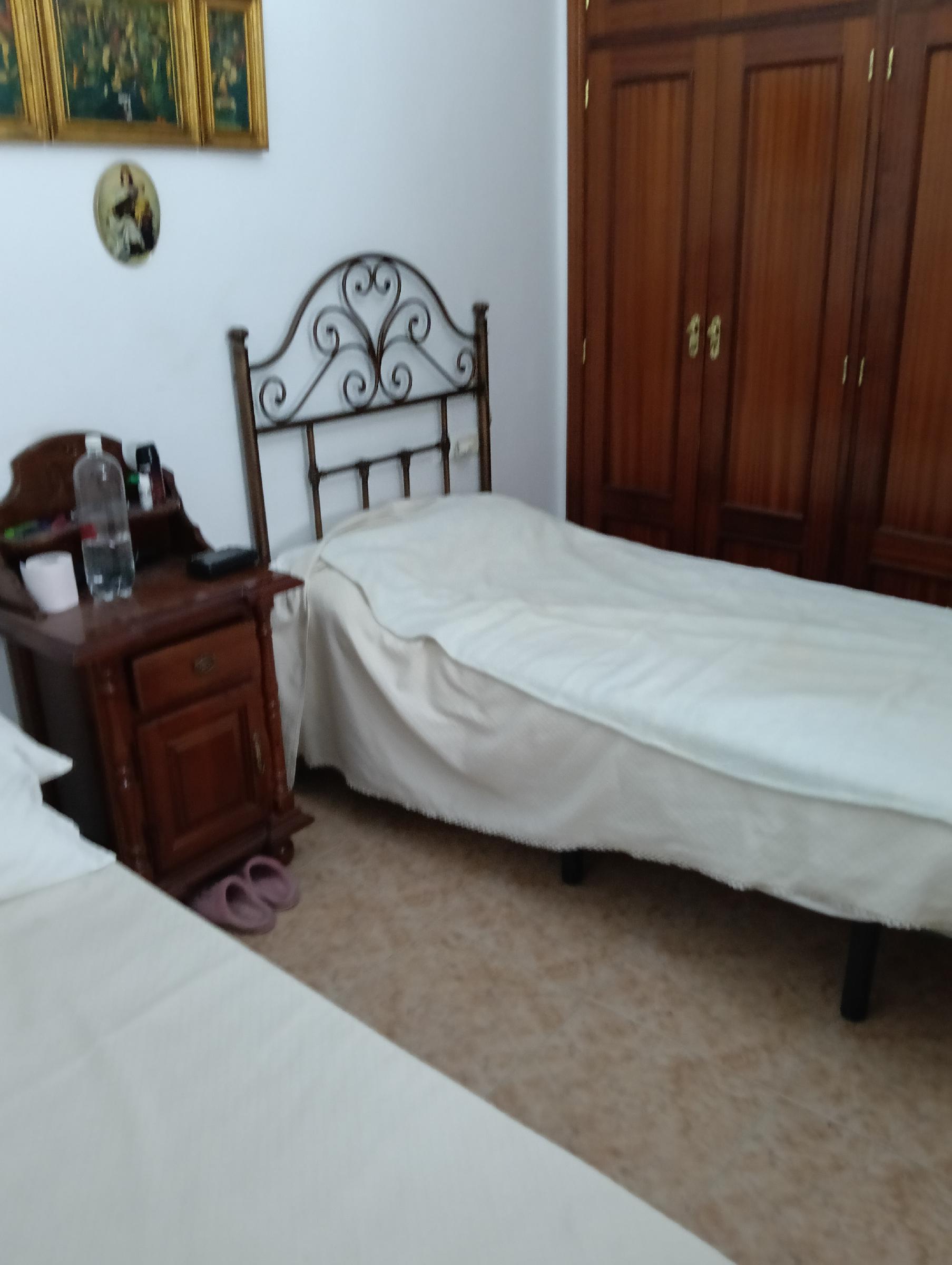 Imagen 11 Piso en venta en Arcos De La Frontera / Ubicado cerca del parking centro de Arcos.