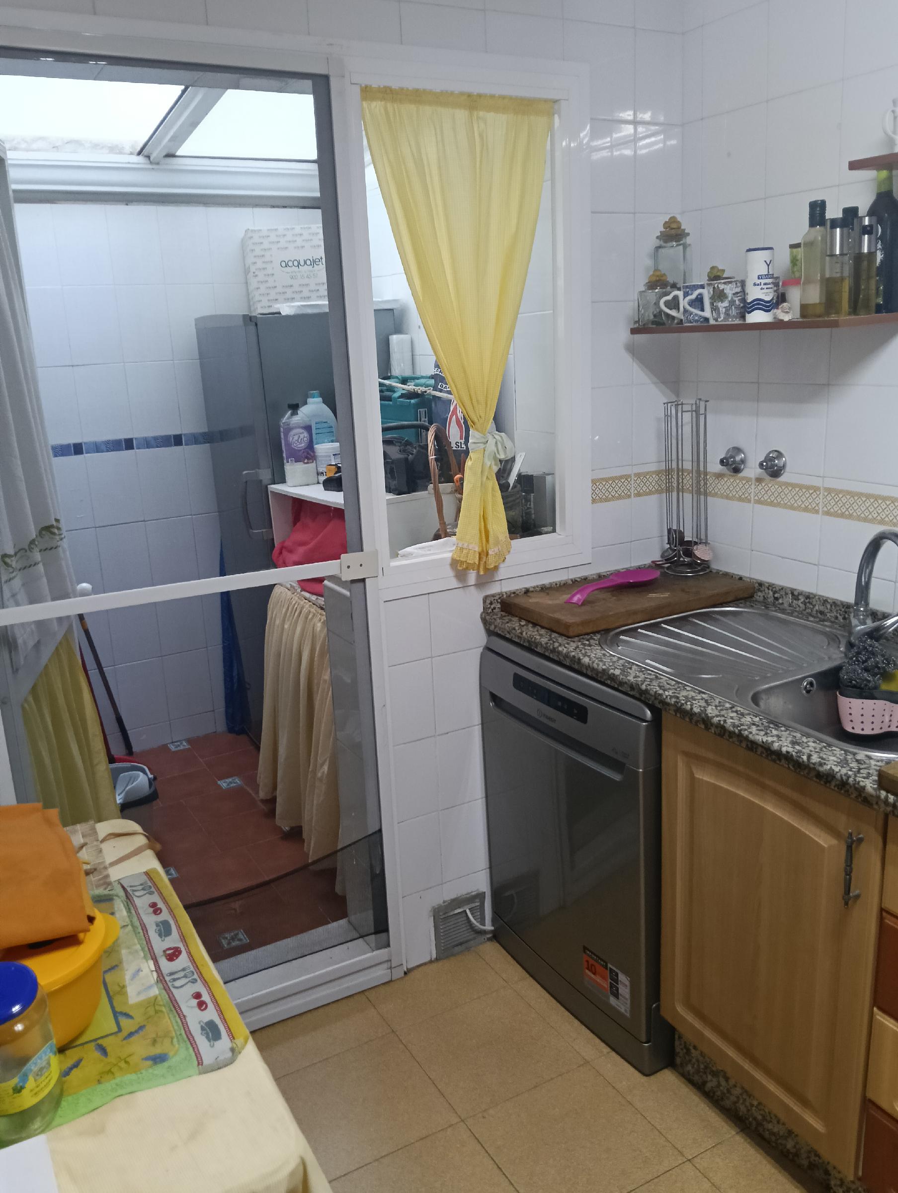 Imagen 9 Casa en venta en Jerez De La Frontera / Ubicado al lado de parque de los patos y hospital sur.