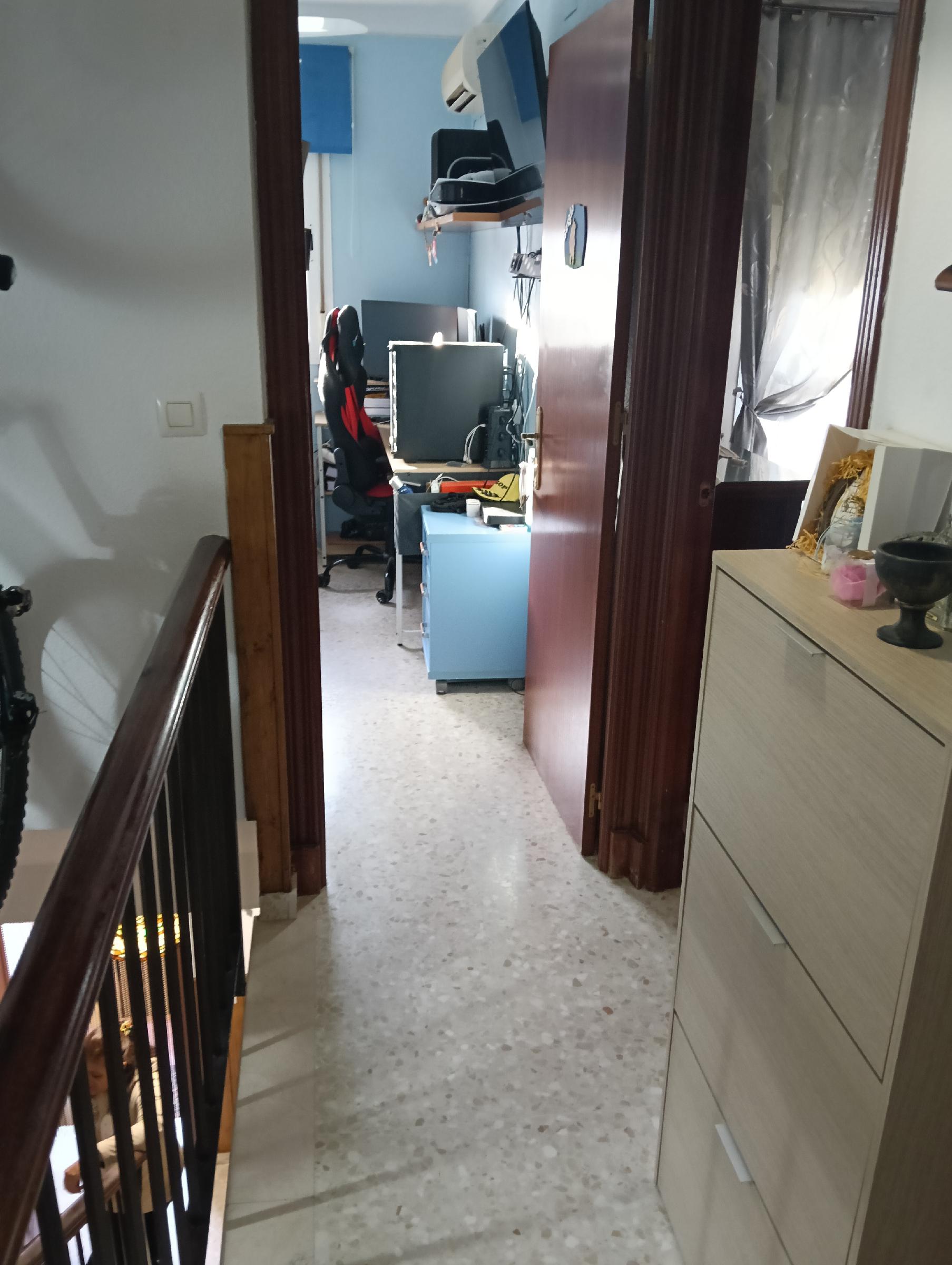 Imagen 18 Casa en venta en Jerez De La Frontera / Ubicado al lado de parque de los patos y hospital sur.