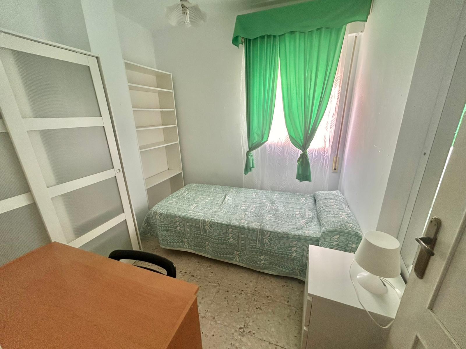 Imagen 16 Piso en alquiler en Cádiz / Al lado del Estadio Nuevo Mirandilla.